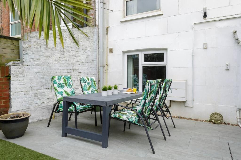 Appartement Seaside Escape à Portsmouth Extérieur photo